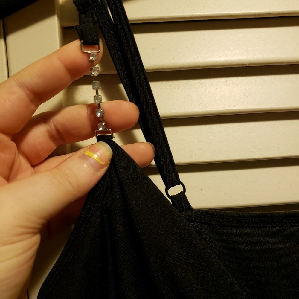 Black Flowy Tanktop - Picture 4 of 4